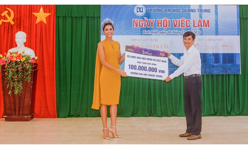 Hoa hậu H’Hen Niê quyên góp từ thiện xây chùa tại Lâm Đồng